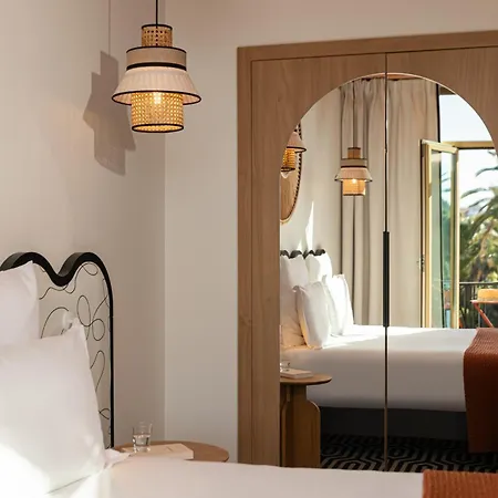 1er Hotel 4*