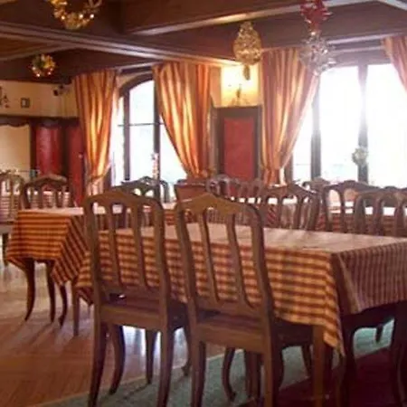 1er Hotel 4*