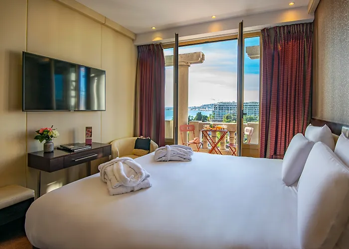 Hotell 1er 4*