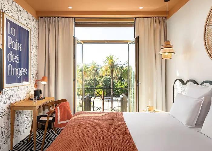 1er Hotell 4*