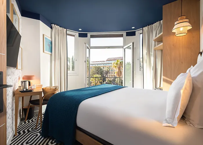 Hotell 1er 4*