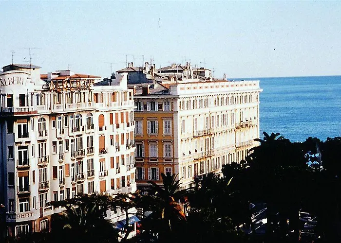 Hotell 1er 4*