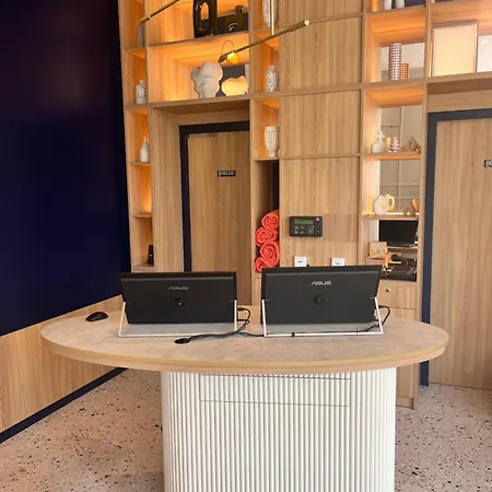 ألبرت الأول 4*